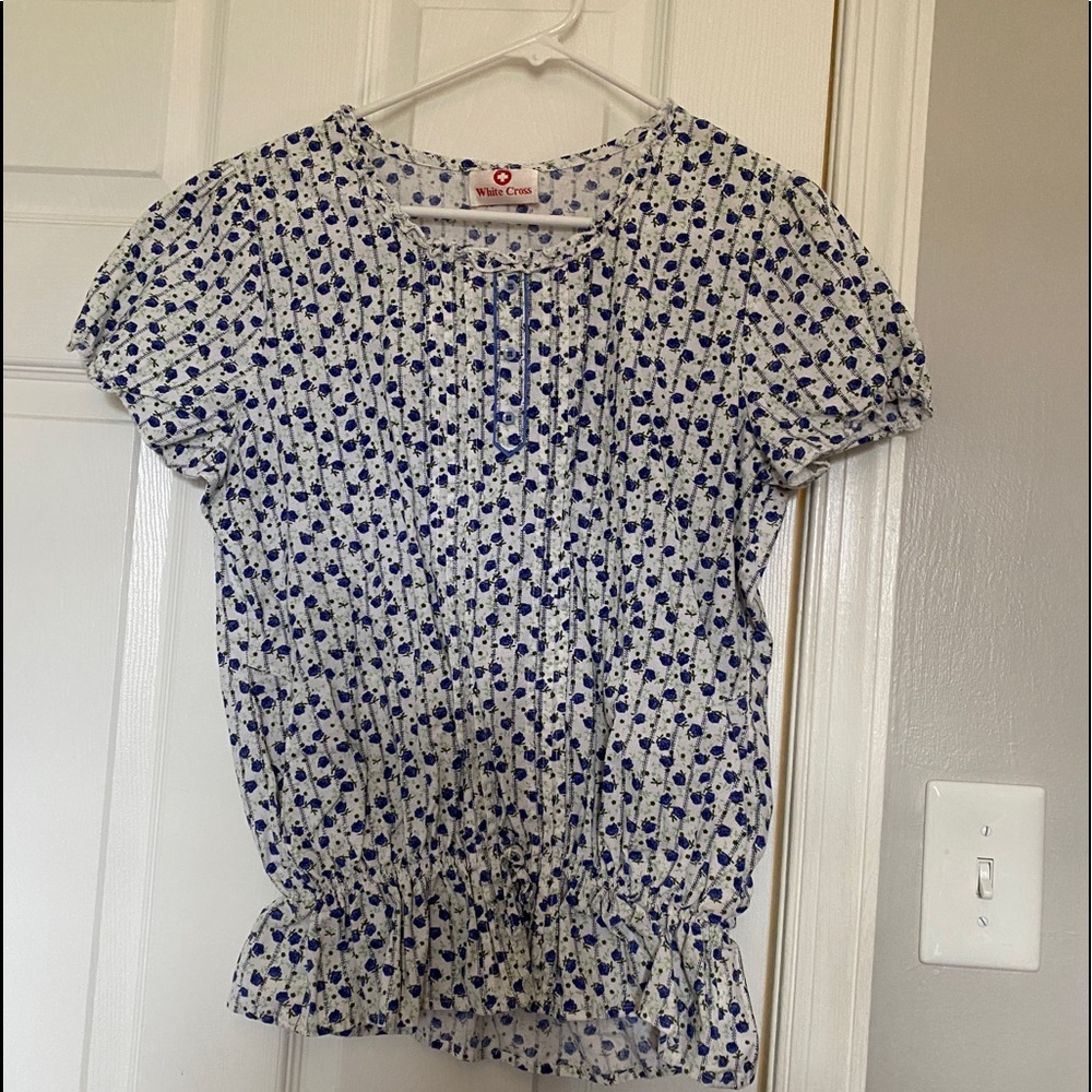 Floral scrub top